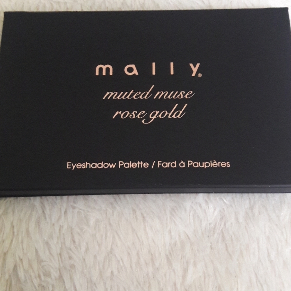 Mally muted muse eyeshodow palette